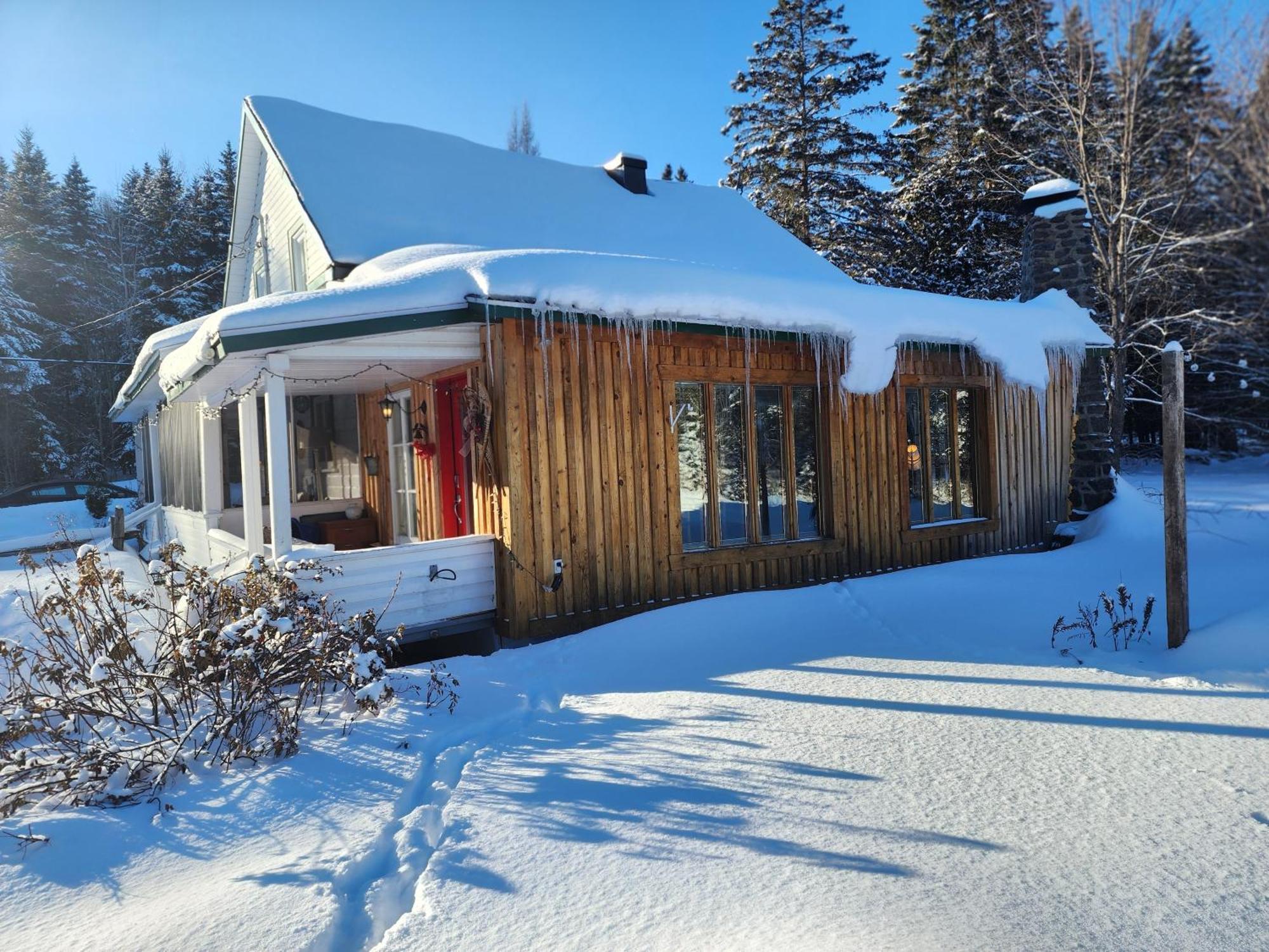 Chalets Nabu La Sacacomie - Riviere - Billard Saint-Alexis-des-Monts Exterior foto