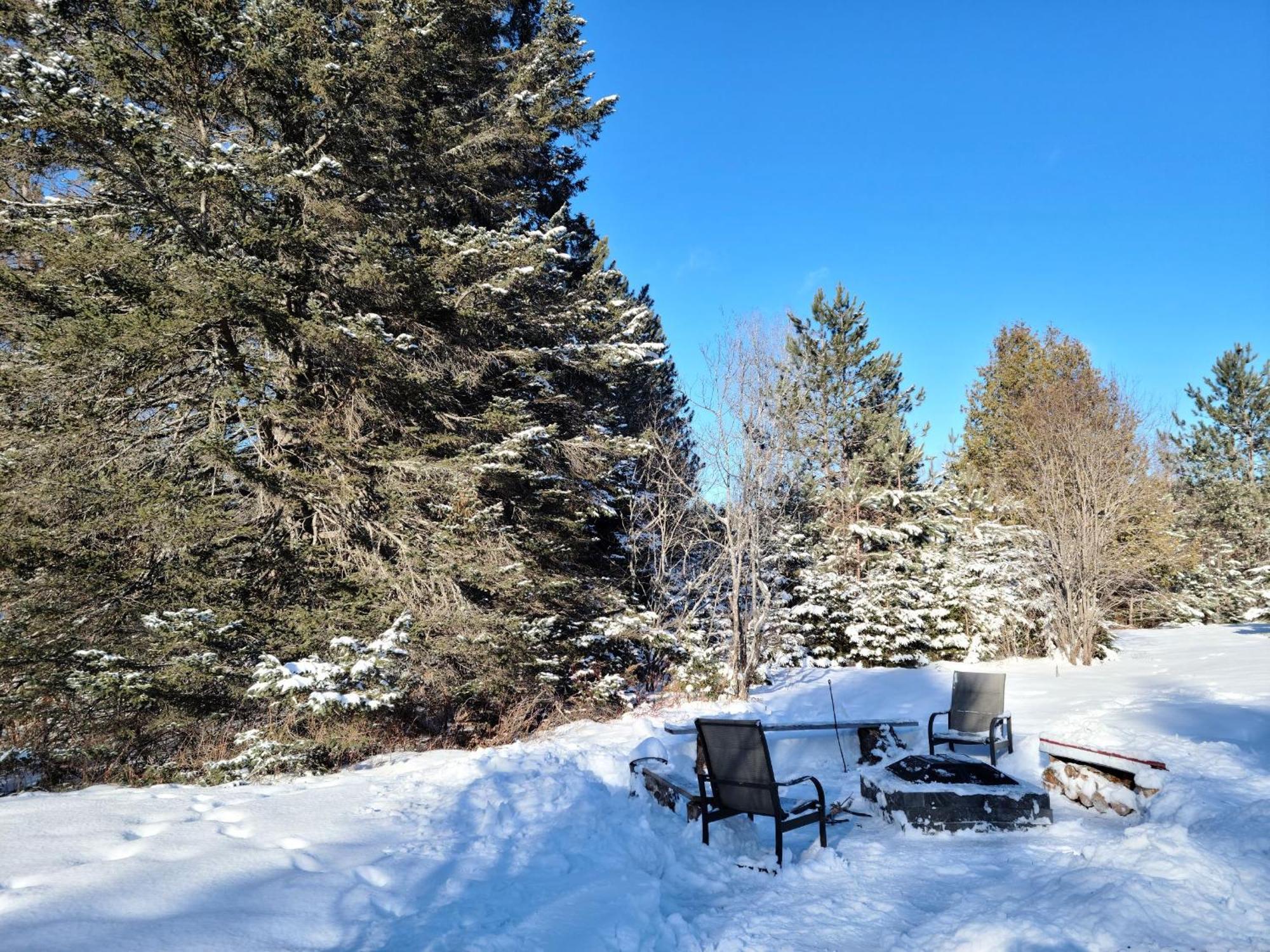 Chalets Nabu La Sacacomie - Riviere - Billard Saint-Alexis-des-Monts Exterior foto